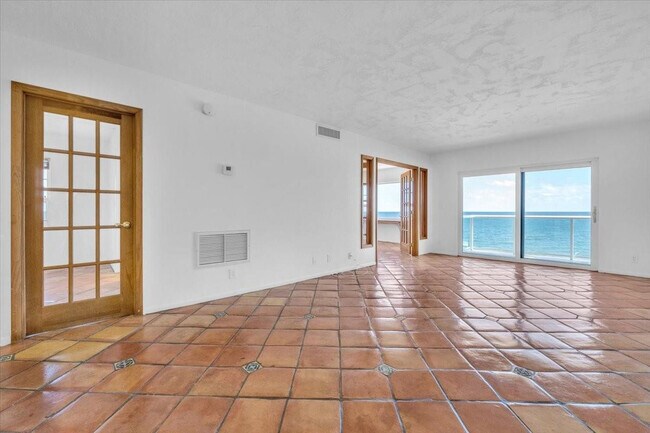 Building Photo - 6000 N Ocean Blvd