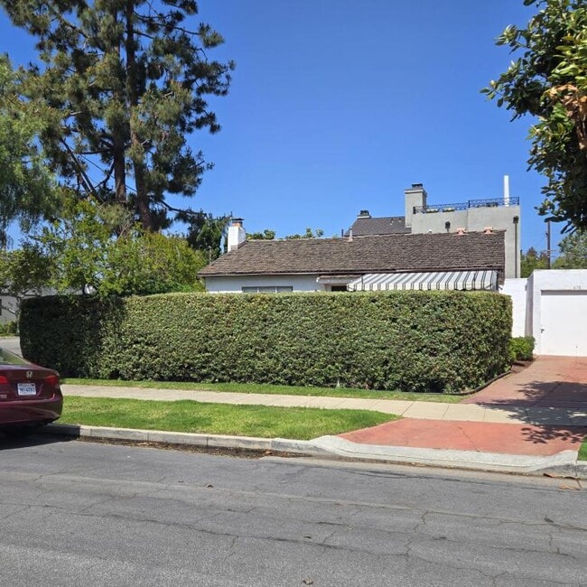 Building Photo - 676 J Ave