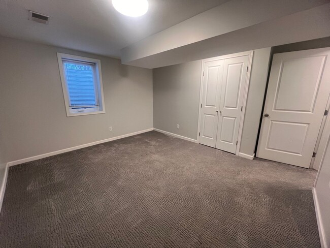 Building Photo - Four Bedroom Duplex in Jenison!