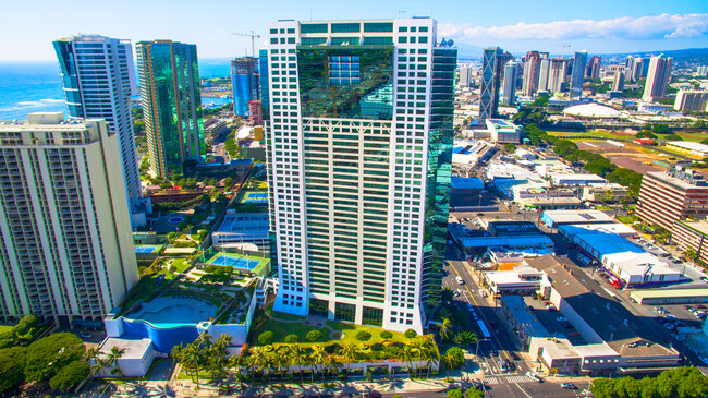 Main Building in Kakaako - 88 Piikoi St