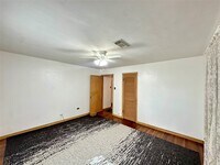 Building Photo - 2810 N Houston Dr