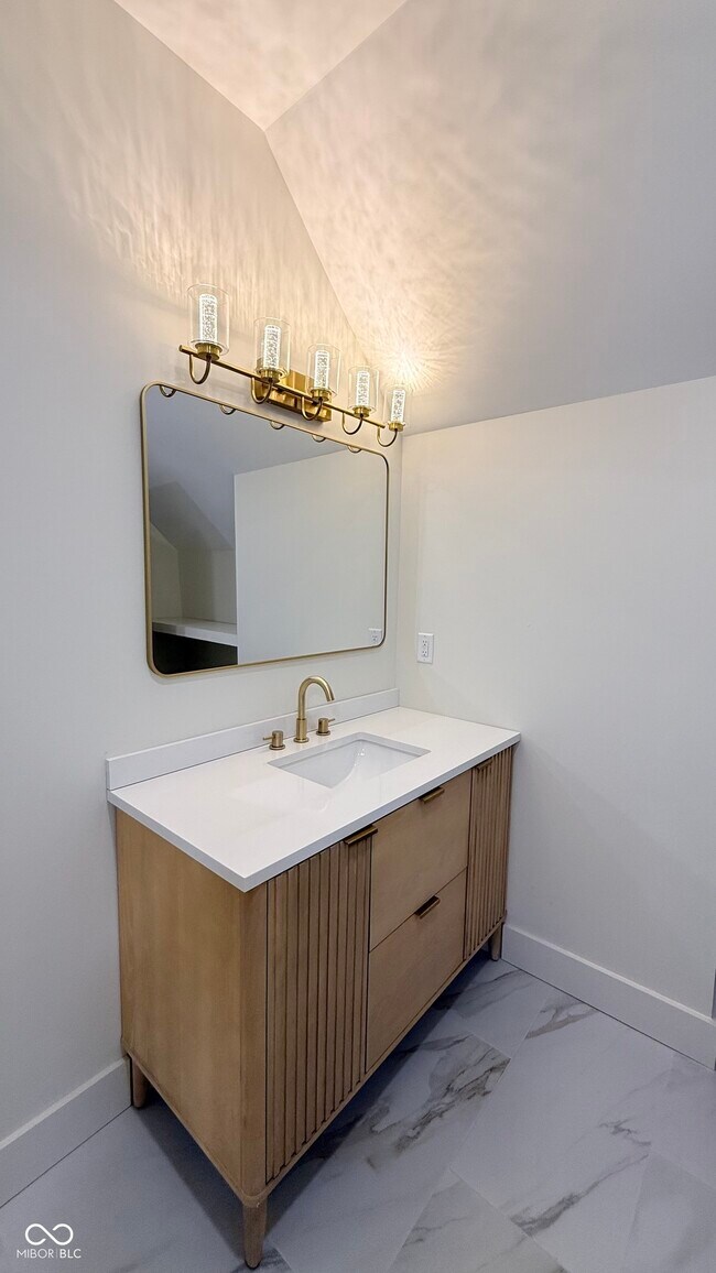 Building Photo - 1835 Applegate St