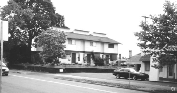 Building Photo - 2109 E Evergreen Blvd