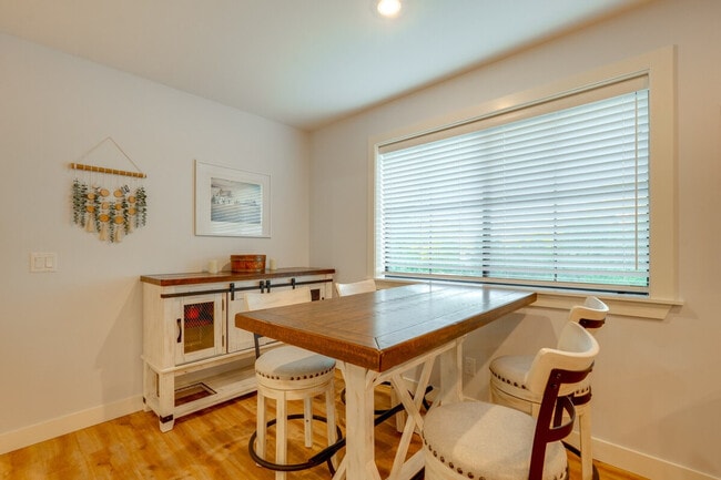 Building Photo - 8637 S Newberry Ln