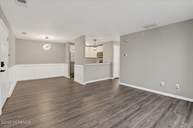 Building Photo - 33 Jockey Ln