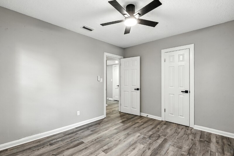 Building Photo - 2039 Dellwood Ave