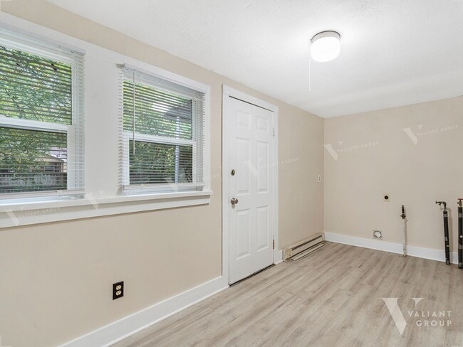 Building Photo - Cozy Bungalow-Style, Two-bedroom, One-Bath...