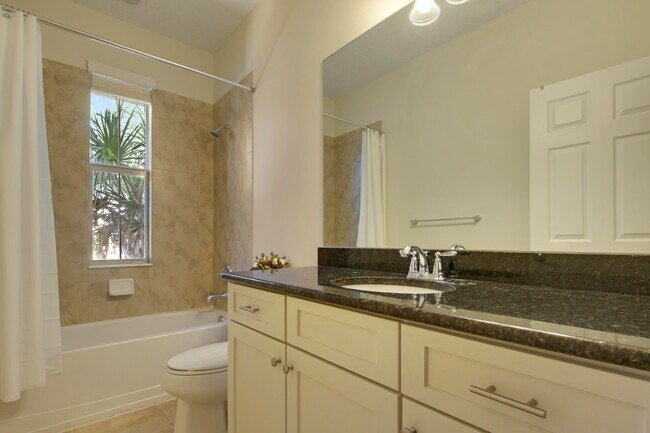 Building Photo - 1168 S Community Dr