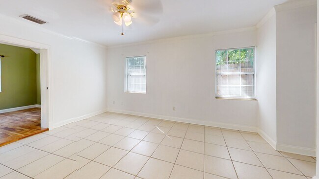 Building Photo - One bedroom, one bath beautiful home near Crescent Lake- move in now- 1/2 off first month rent an...