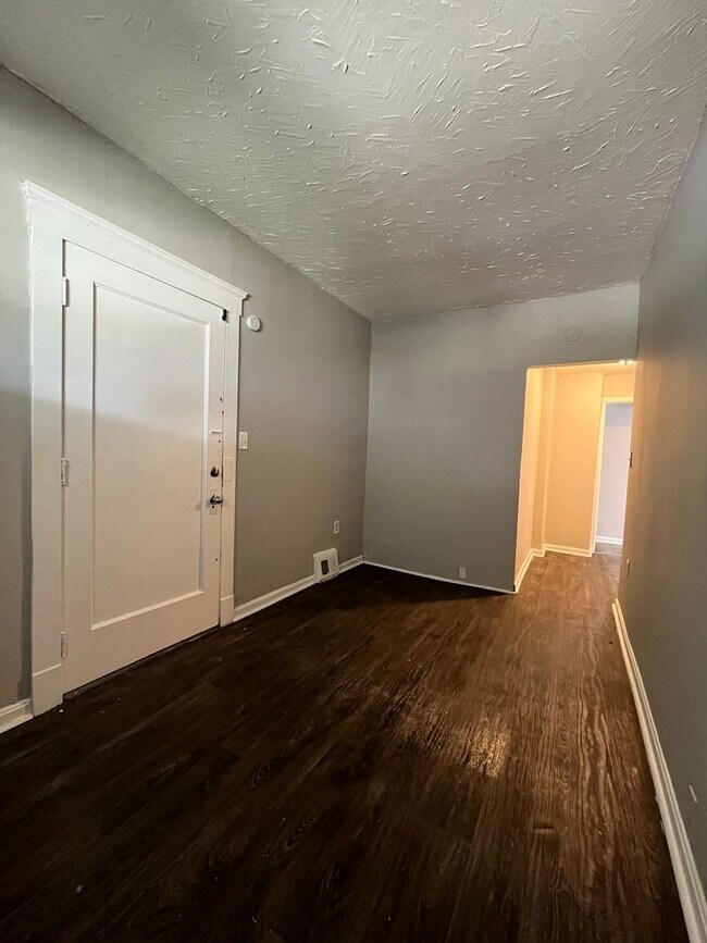 Building Photo - 3889 W.33rd