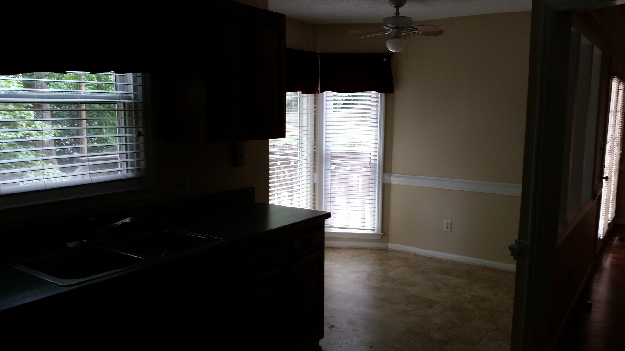 Building Photo - 4619 Country Woods Ln