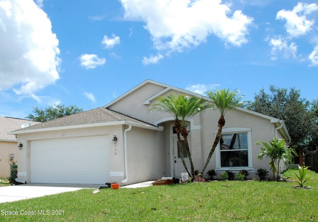 Primary Photo - 720 Wickham Lakes Dr