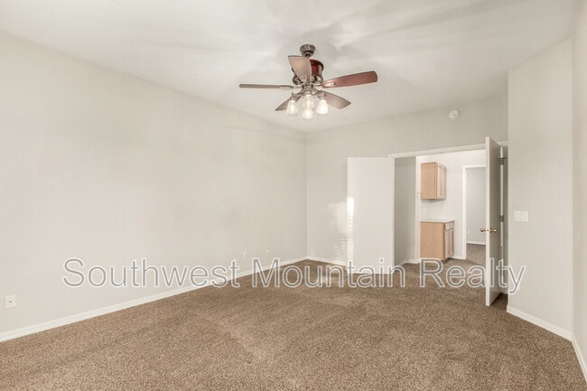 Building Photo - 1523 S Vine St