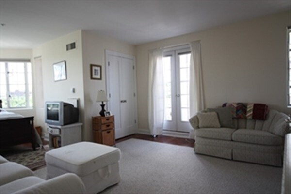 Building Photo - 20 Chapel St