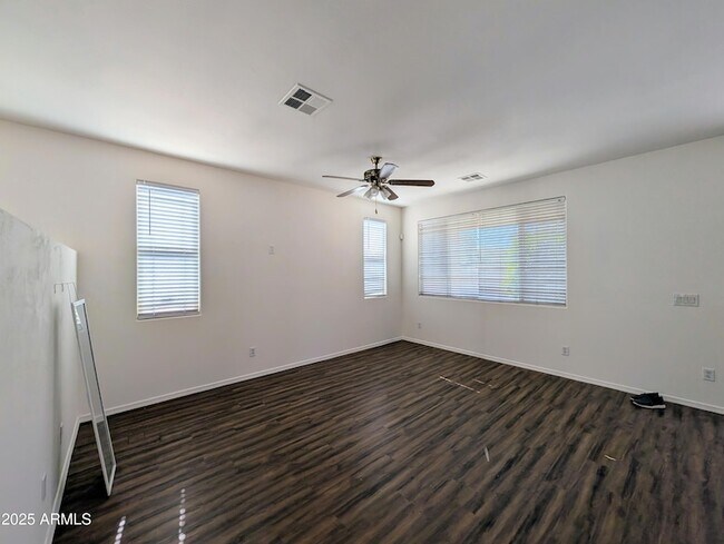 Building Photo - 3848 E Pollack St