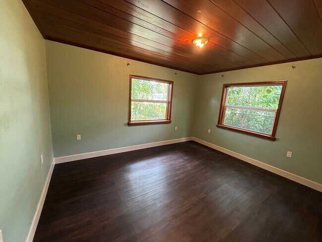 Building Photo - Waterfront Oasis Awaits!  3/2 with Attache...