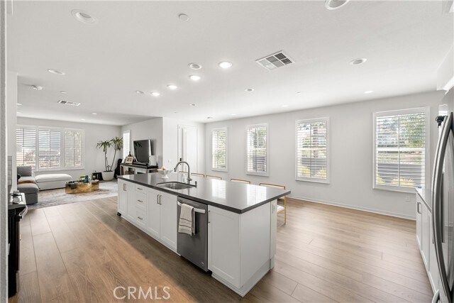 Building Photo - 120 Novel