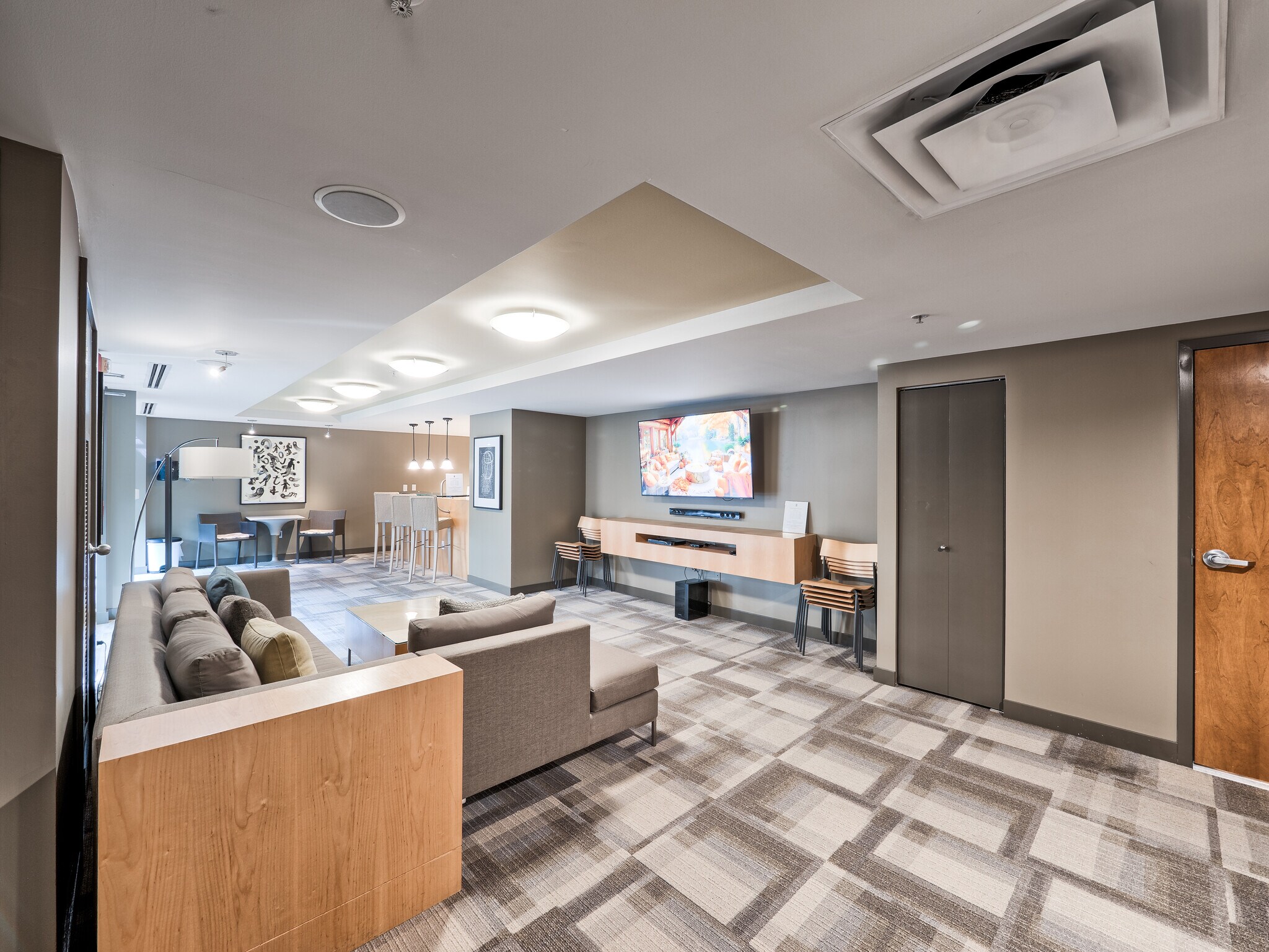 Resort-style building amenities include an elegant owner's lounge for private entertaining. - 2929 1st Ave