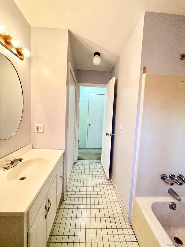 Building Photo - 19 New St