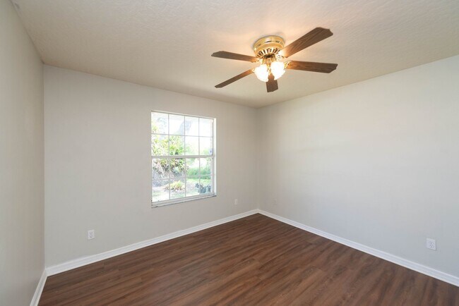 Building Photo - 1236 Buffing Cir SE