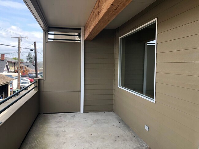 Building Photo - 3 Bed 2 Bath Condo in Bellingham near WWU