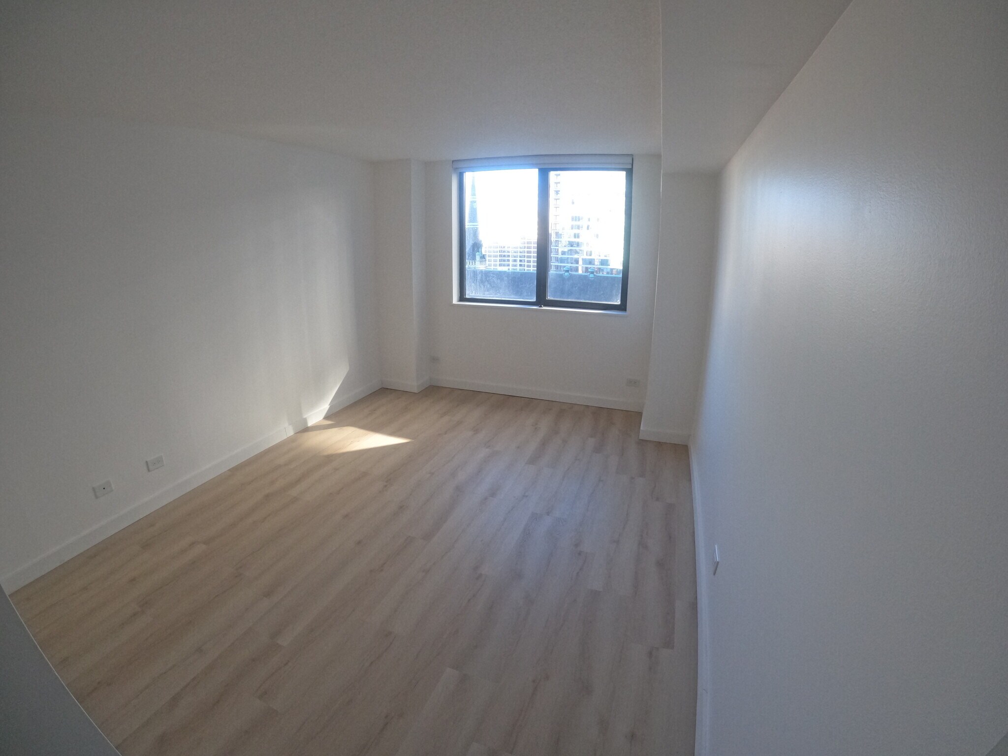 Building Photo - 33 W Delaware Pl