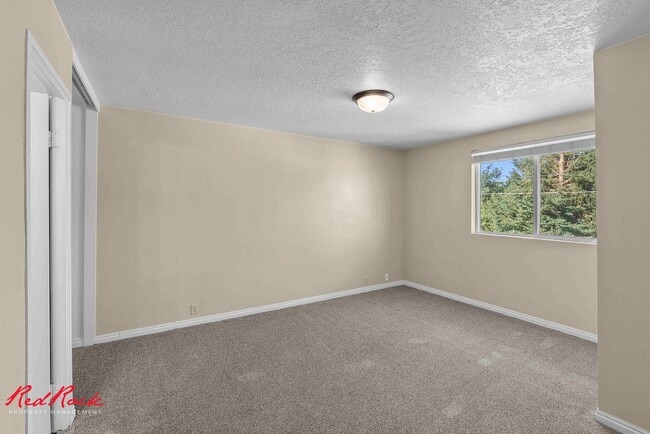 Building Photo - 1190 Pinecone Dr