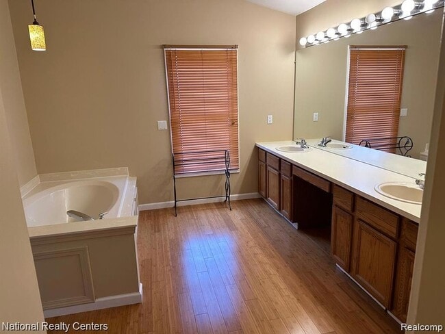 Building Photo - 1792 Bentley Ct