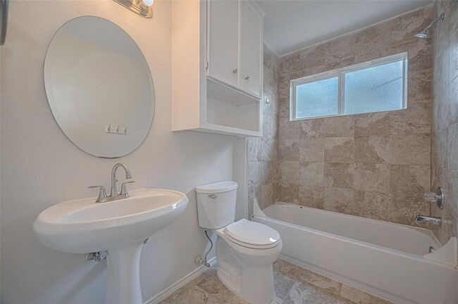Building Photo - 1038 Red Rock Canyon Dr