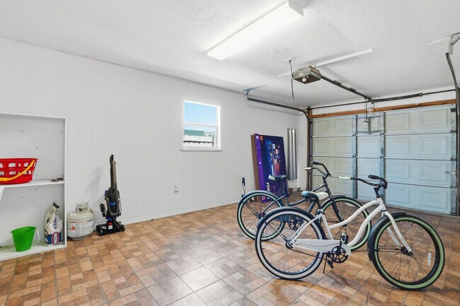 Building Photo - 27526 Los Amigos Ln