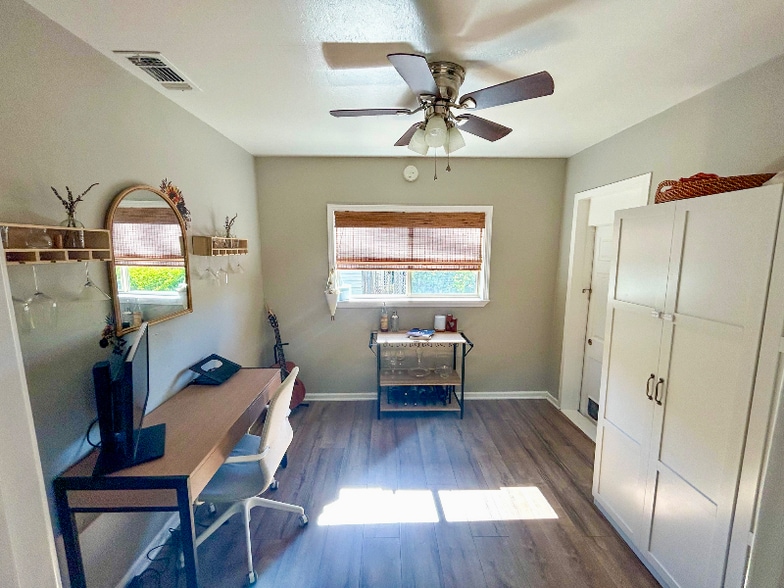 Building Photo - 18 Vista Grande Ave