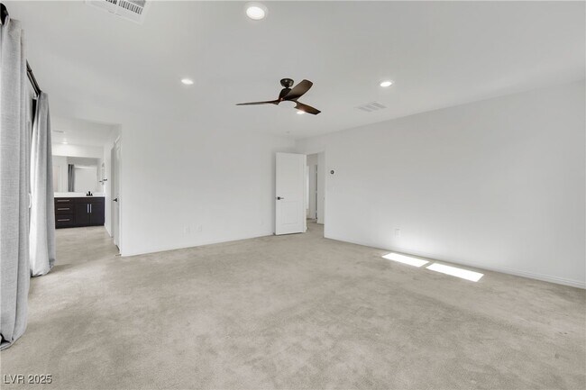 Building Photo - 945 Glenhaven Pl
