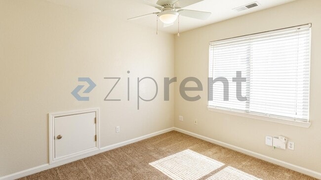 Building Photo - 1251 Clover Dr