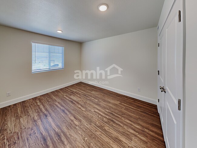 Building Photo - 3341 S 2580 W