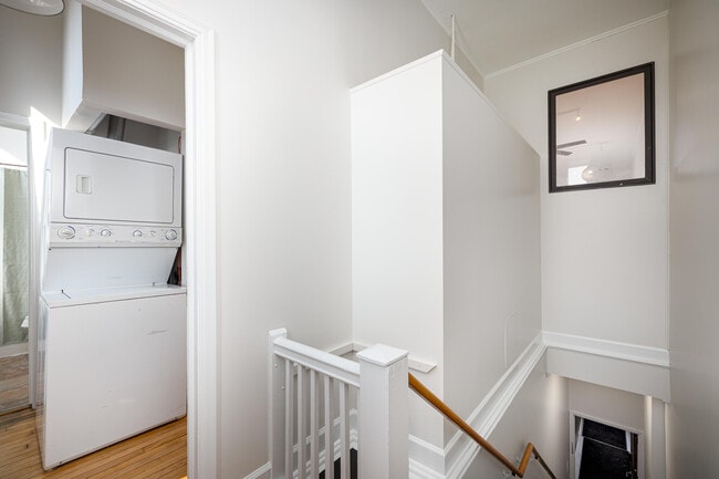 Building Photo - 117 Pearl St