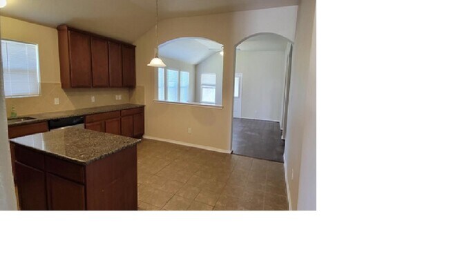 Building Photo - 2119 Mateo Park Dr