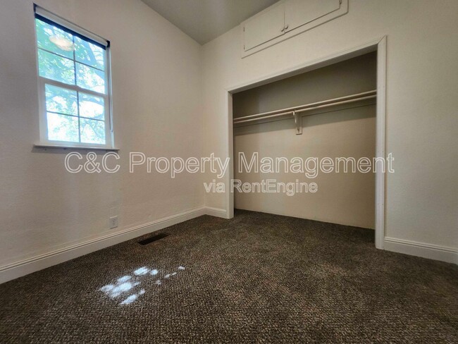 Building Photo - 170 N Gale Hill Ave