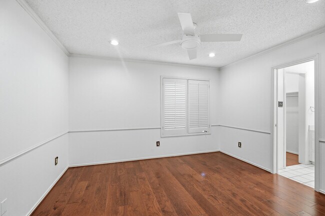 Building Photo - 4215 95th St