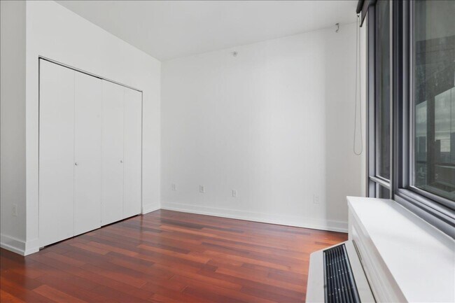 Building Photo - 389 Washington St