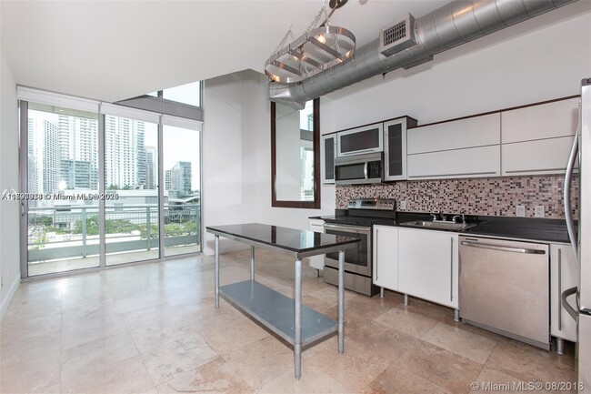 Building Photo - 690 SW 1st Ct