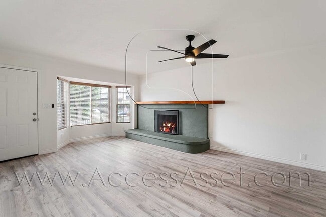Building Photo - Remarkable 3 Bed/2 Bath Modern, Luxury And Comfort San Diego Home!