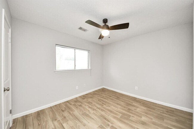 Building Photo - 2706 Plantation Dr