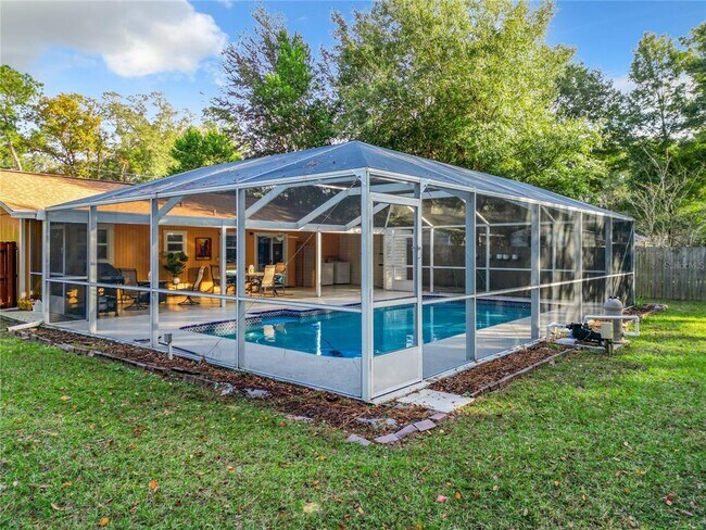 Building Photo - 6170 NW 57th Ct