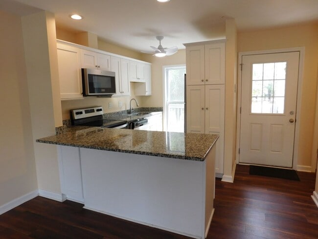 Building Photo - 7151 Windward Dr