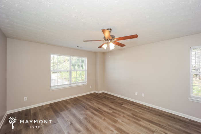 Building Photo - 313 Sarasota Ln