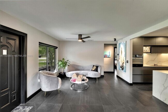 Building Photo - 530 NW 39th St