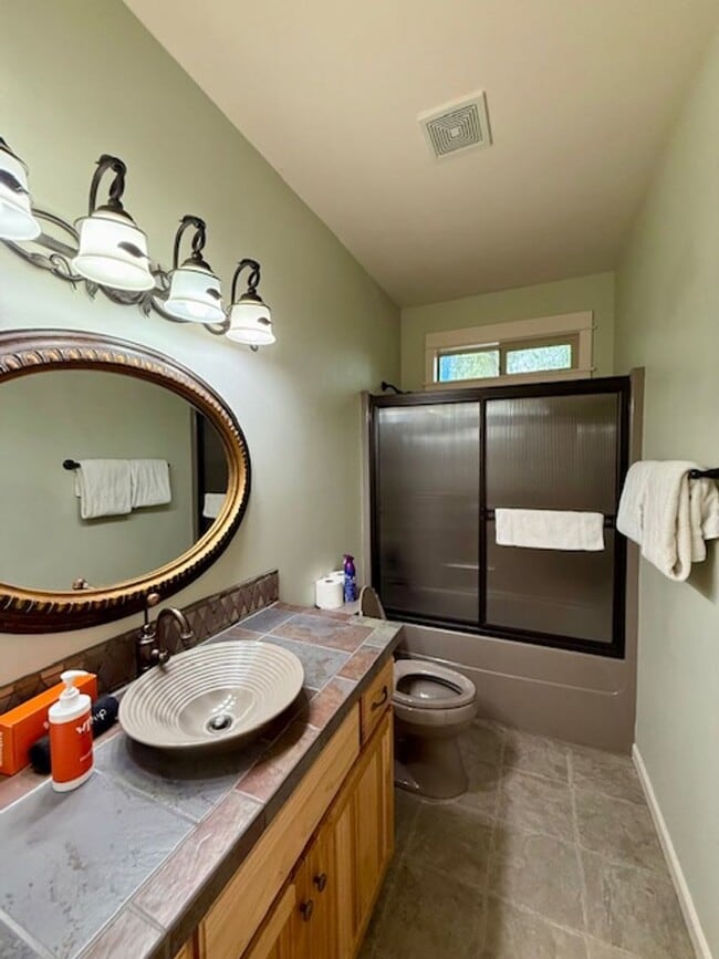Building Photo - Charming Single-Level 3 BR Retreat in Shev...