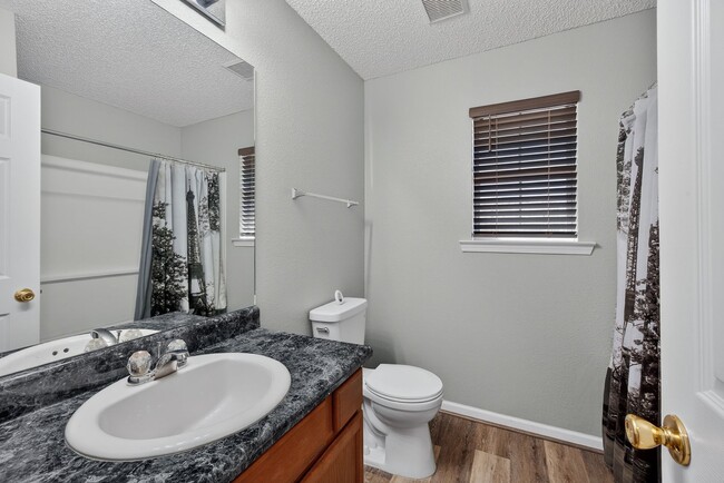 Building Photo - 3 Bedroom 2 Bathroom Single-family home in Port Wentworth - close to Savannah Airport, Savannah P...