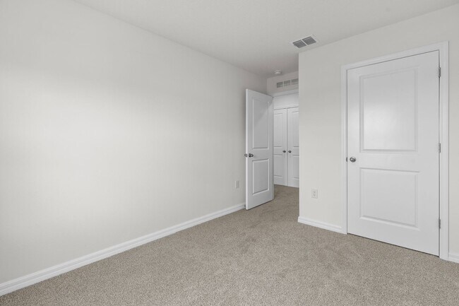 Building Photo - Townhouse at Laurel Commons