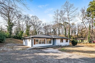 Building Photo - **Spacious 4-Bedroom Home with Modern Comforts in Decatur, GA**